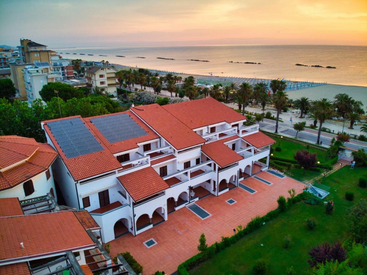 Residence Elle San Benedetto del Tronto Exterior photo